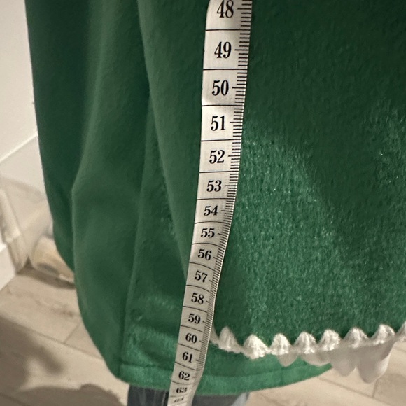 Chic Green Blazer with White Detailing - Picture 8 of 10